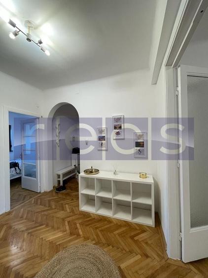 Apartament cu 4 camere decomandat în Armeneasca