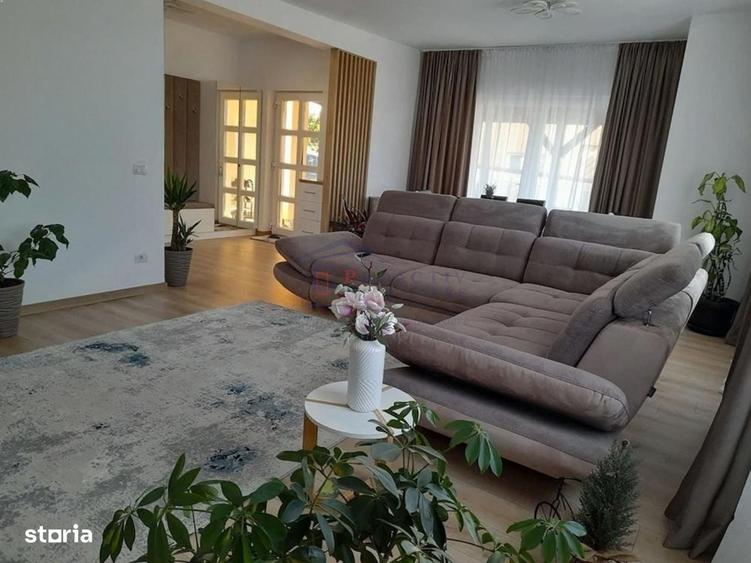 Casă cu 4 camere decomandat în Bulai