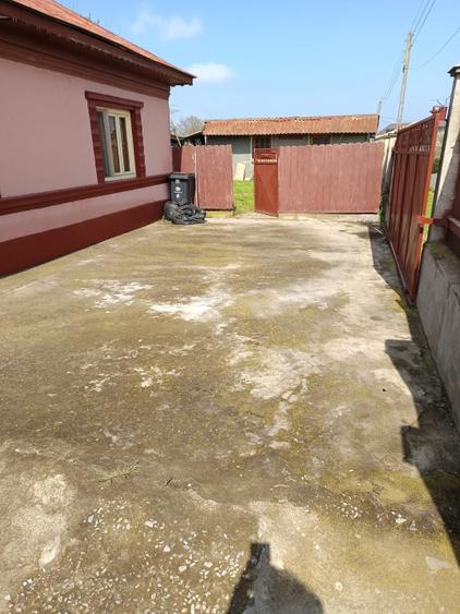 Casă individuală cu 4 camere cu Teren 990 Mp în Mahmudia