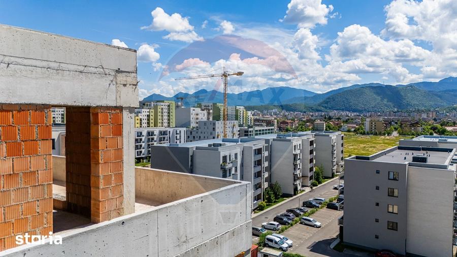 Apartament cu 4 camere în Tractorul
