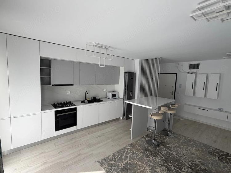 Apartament cu 3 camere decomandat în Vest