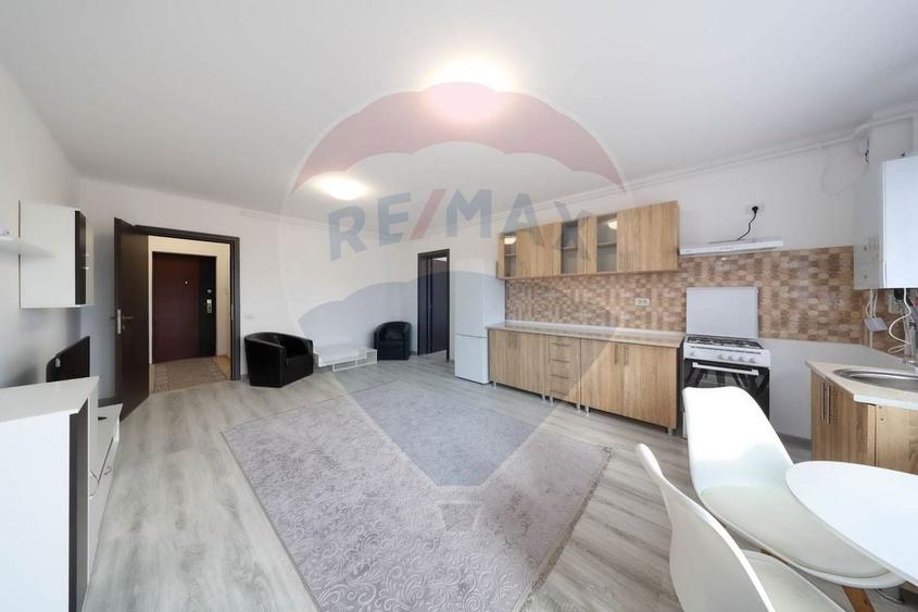 Apartament cu 2 camere semidecomandat în Sânpetru
