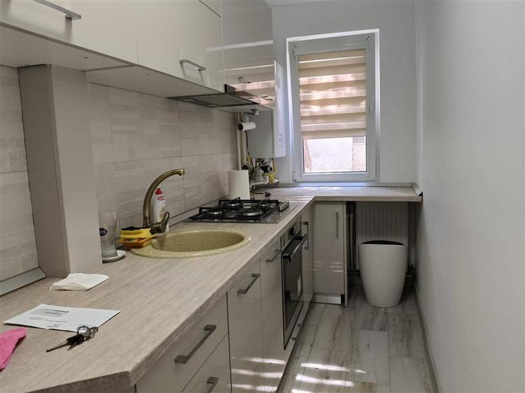 Apartament cu 2 camere semidecomandat în Viziru 2