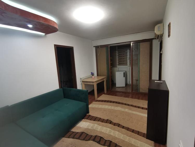 Apartament cu 2 camere semidecomandat în Crâng