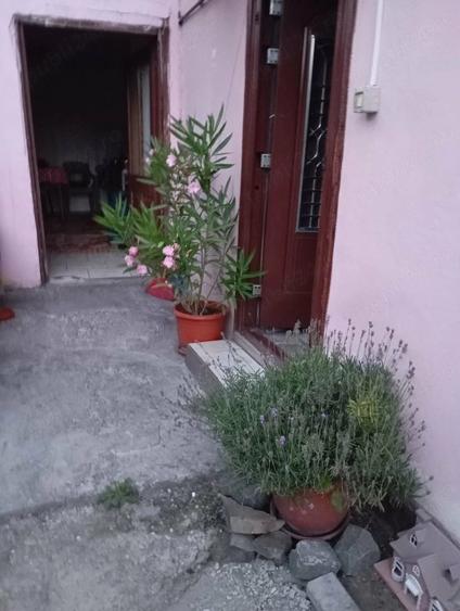 Casă cu 4 camere cu Teren 500 Mp în Central
