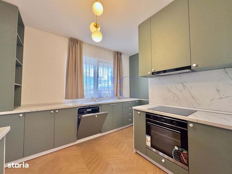 Apartament cu 4 camere decomandat în Central