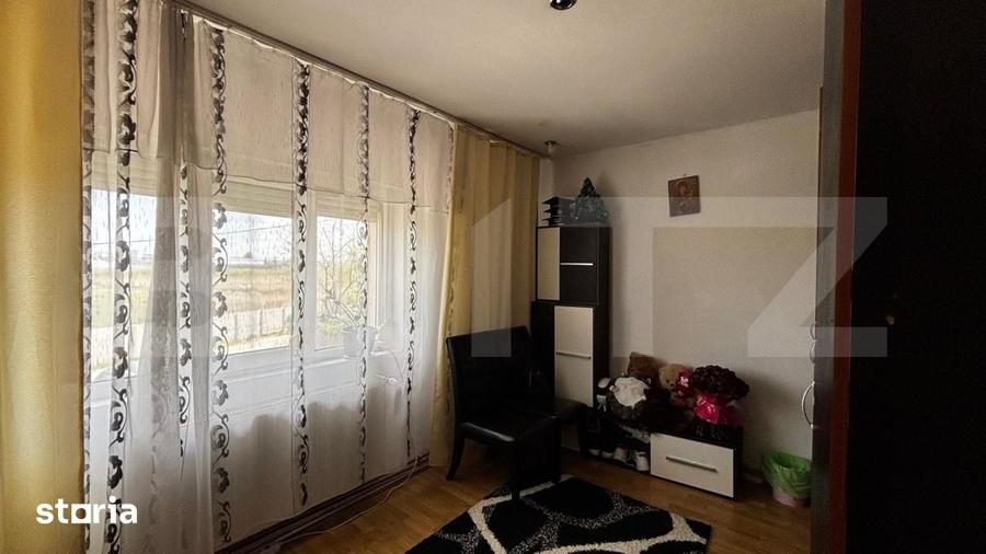 Casă cu 5 camere decomandat cu Teren 154 Mp în Craiovița Nouă
