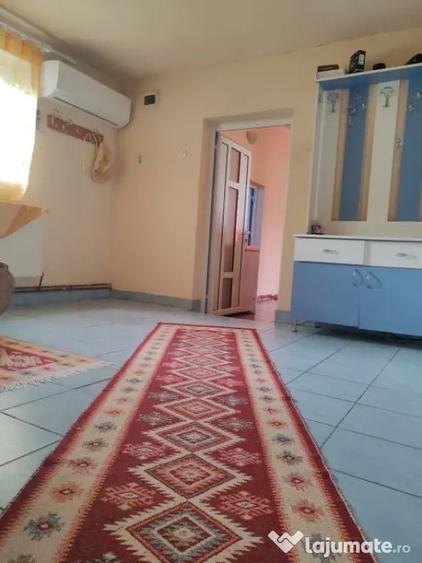 Casă cu 4 camere cu Teren 4800 Mp în Crețești