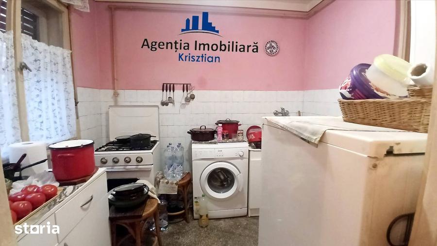 Apartament cu 4 camere decomandat în Burdea