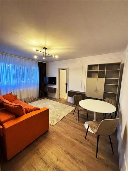 Apartament cu 2 camere nedecomandat, mobilat în Vest