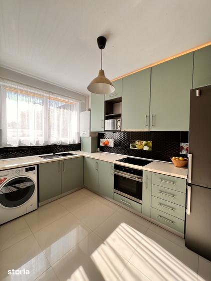 Casă cu 4 camere cu Teren 153 Mp în 1 Decembrie