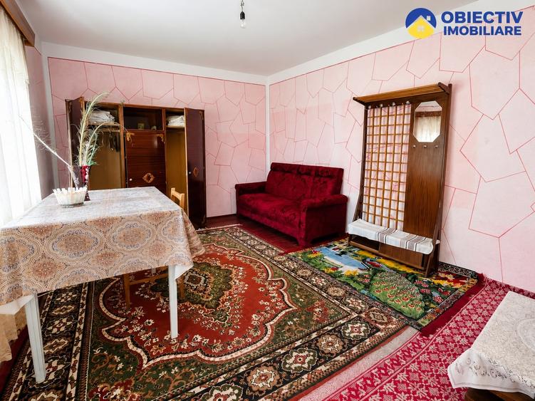 Casă individuală cu 5 camere cu Garaj în Vânători-Neamț