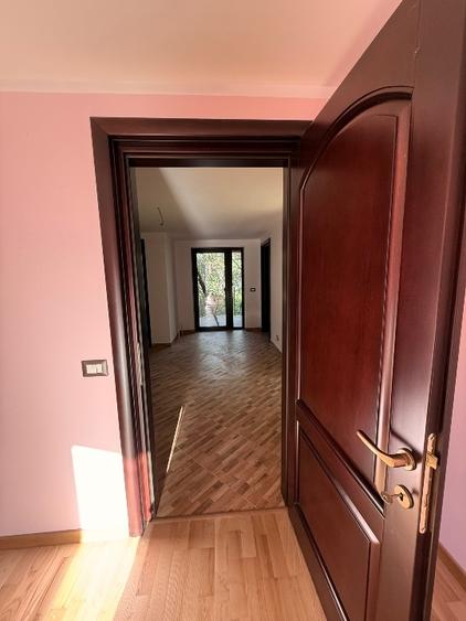 Casă individuală cu 5 camere cu Garaj în Hangu