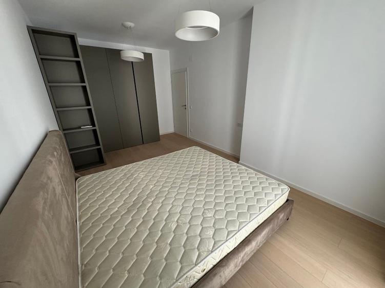 Apartament cu 2 camere semidecomandat, mobilat în Băneasa
