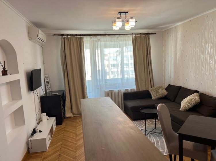 Apartament cu 2 camere semidecomandat, mobilat în Cișmigiu