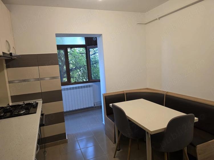 Apartament cu 3 camere decomandat în E3