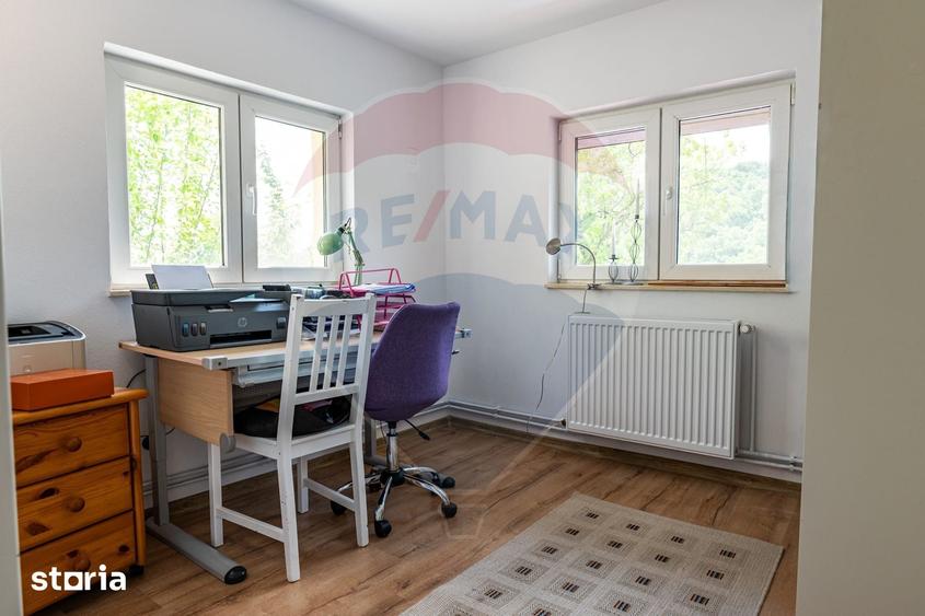 Casă cu 4 camere cu Teren 500 Mp în Central