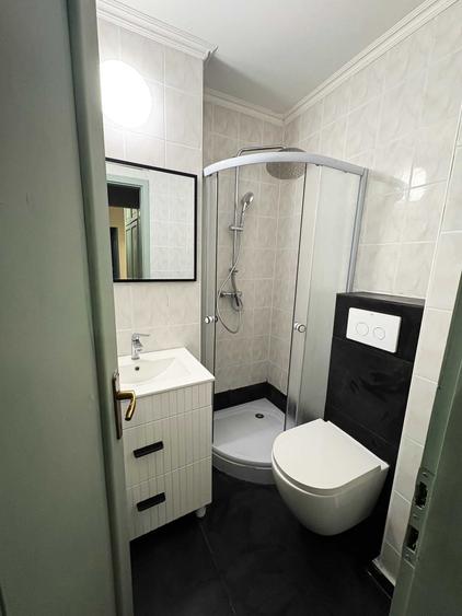 Apartament cu 4 camere decomandat în Republicii
