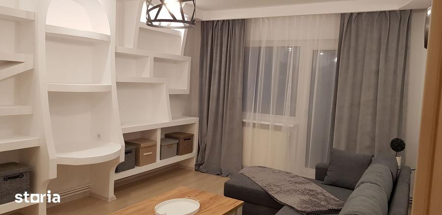 Proprietar, inchiriez apatament 3 camere Strand, etajul 1, central - 9