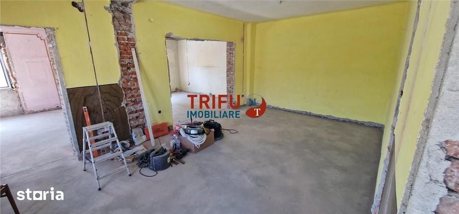 Casă cu 4 camere cu Teren 350 Mp în Lipoveni