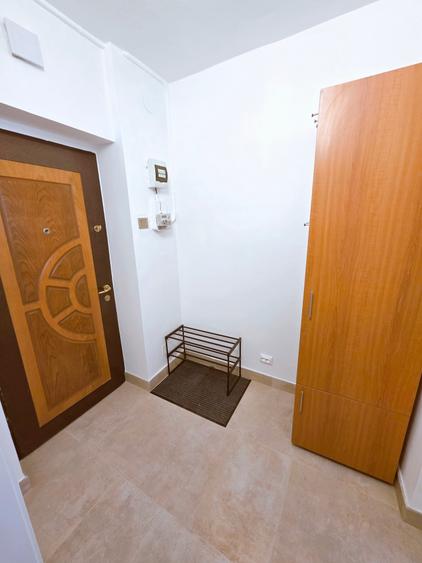 Apartament cu 2 camere semidecomandat, mobilat în Universitate