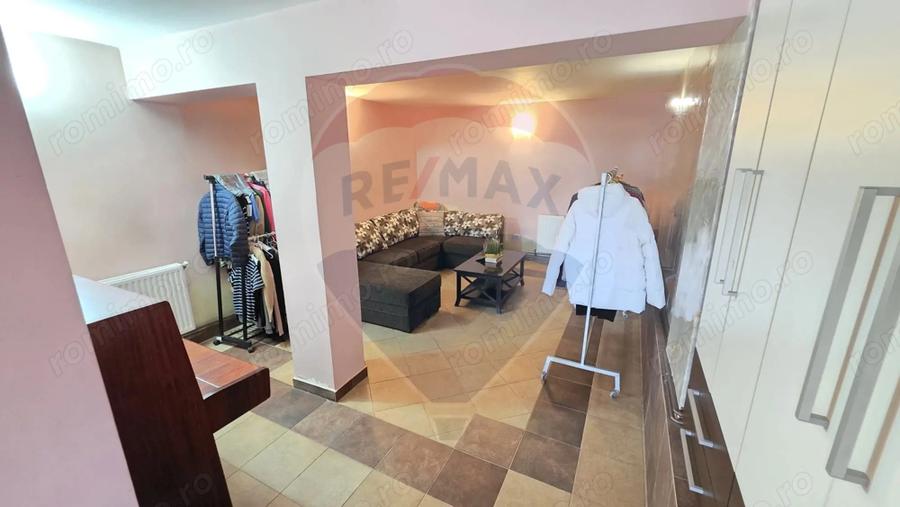 Casă cu Teren 1371 Mp în Donici