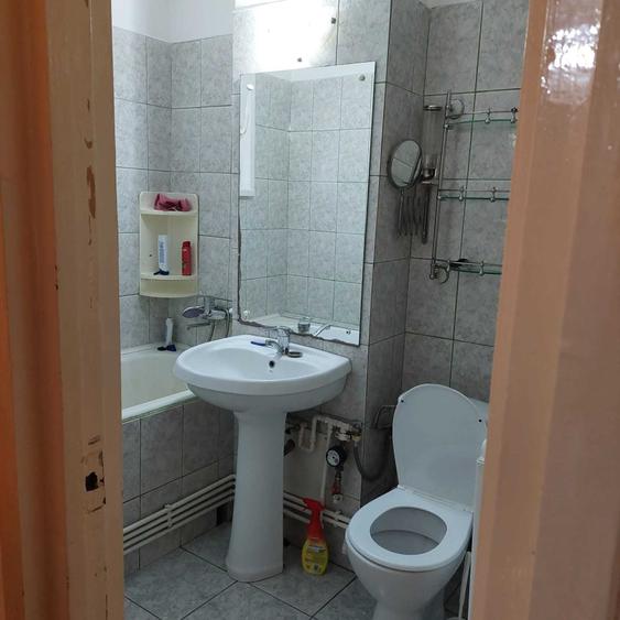 Apartament cu 2 camere decomandat în Războieni