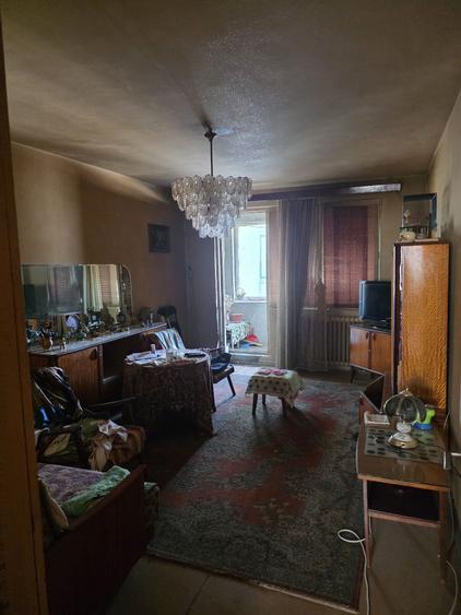 Apartament cu 3 camere decomandat în Pantelimon