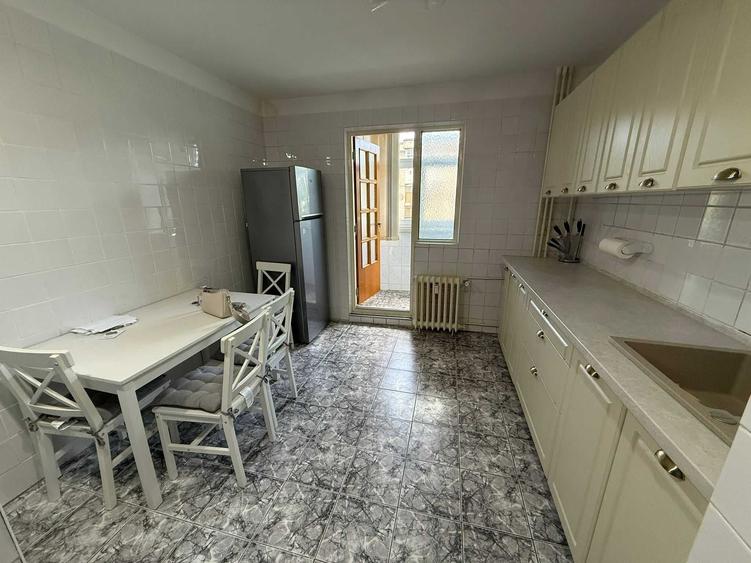 Apartament cu 2 camere decomandat în Rahova