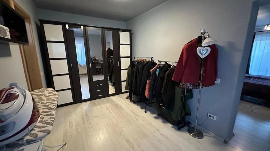 Casa individuala 6 camere cu teren 700 mp si garaj in Selimbar - 4