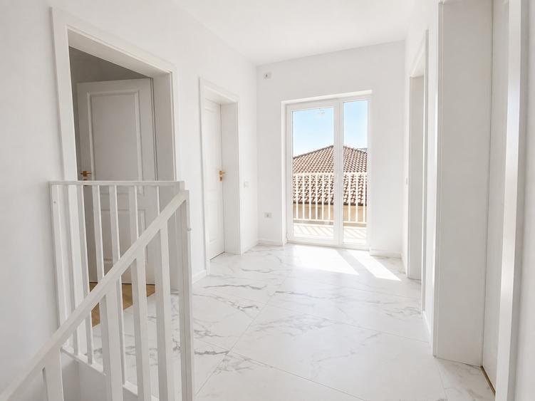 Duplex cu 4 camere cu Canalizare în Aeroport