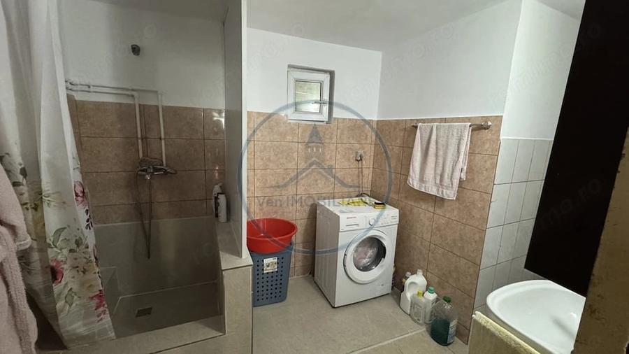 Casă cu 5 camere cu Teren 502 Mp în Central