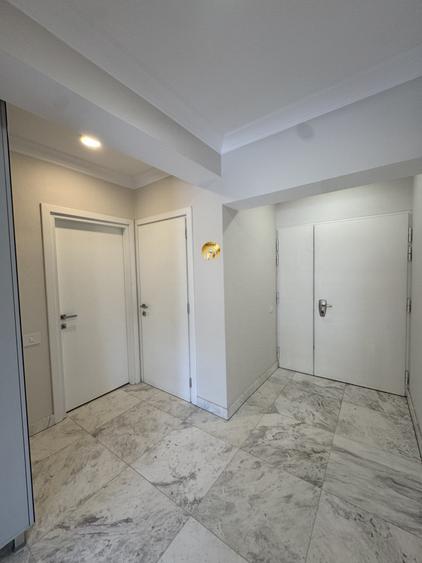 Casă individuală cu 6 camere cu Canalizare în Băneasa