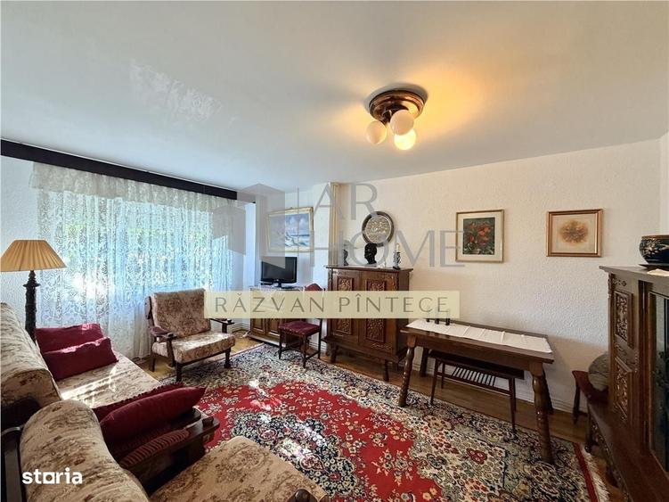 Apartament cu 3 camere decomandat în Bănești