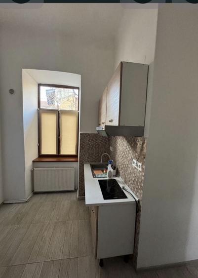 Apartament cu 2 camere semidecomandat în Traian