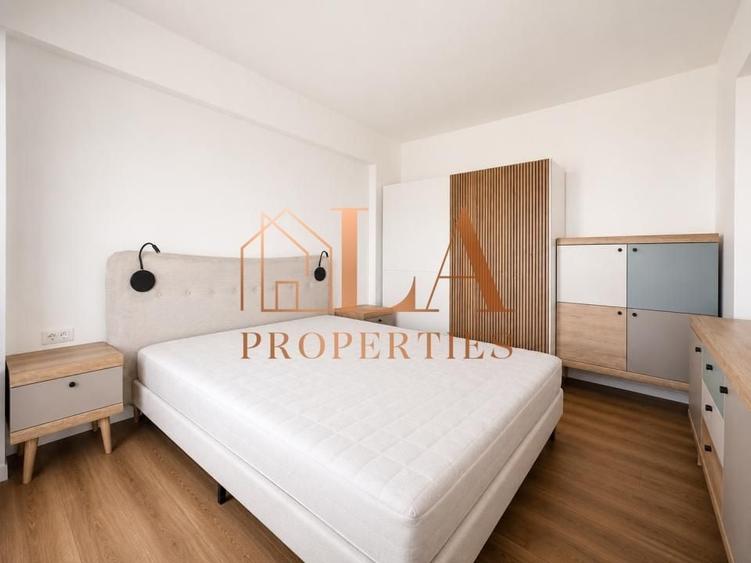 Penthouse cu 3 camere decomandat în Sud-Vest