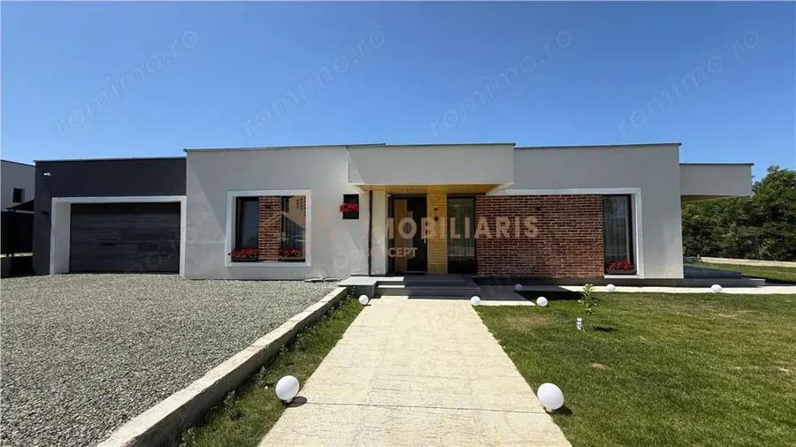 Casă cu Teren 700 Mp în Mocira
