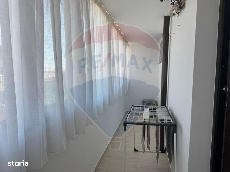 Apartament cu 2 camere decomandat în Roșu