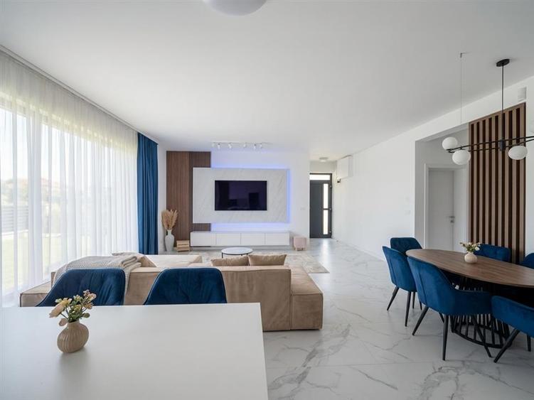 Casă cu 3 camere cu Teren 565 Mp în Sântandrei