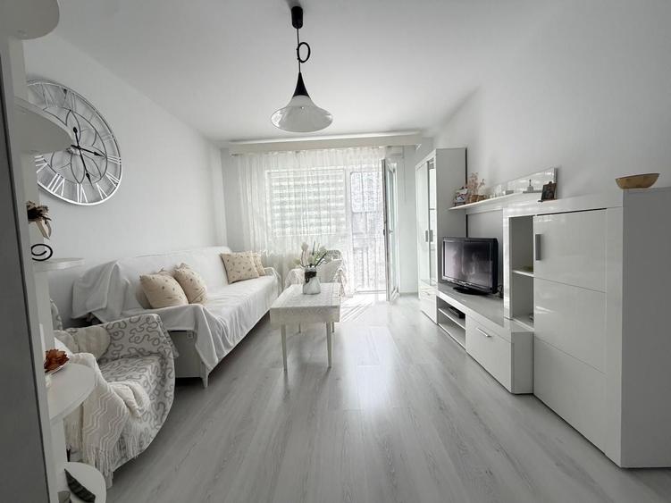 Apartament cu 2 camere semidecomandat, mobilat în Șelimbăr