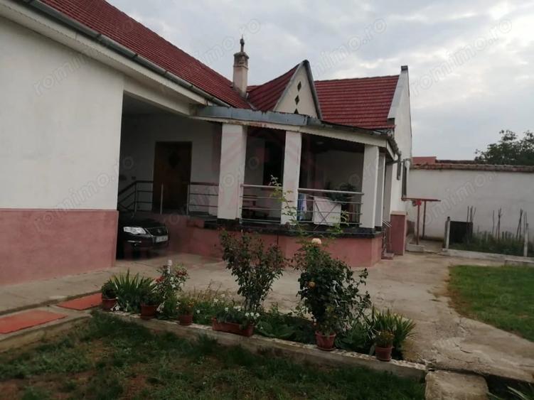 Casă cu 3 camere cu Teren 910 Mp în Buchin