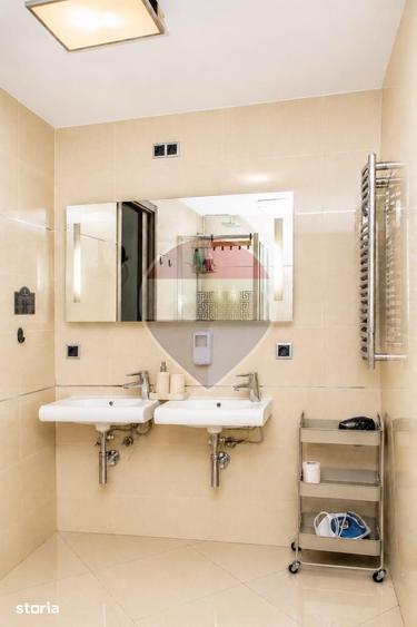 Apartament cu 6 camere în Central