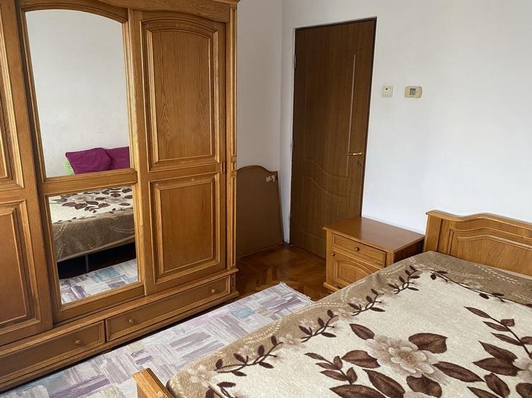 Apartament cu 2 camere decomandat în Aleea Trandafirilor