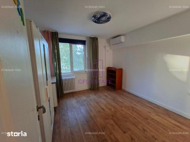 Apartament cu 3 camere decomandat în Dristor