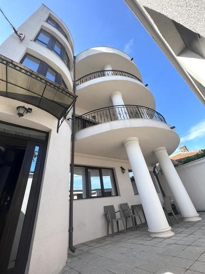 Casă cu 4 camere cu Teren 200 Mp în Universitate