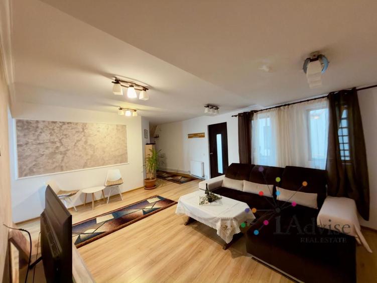 Apartament cu 4 camere semidecomandat în Schei