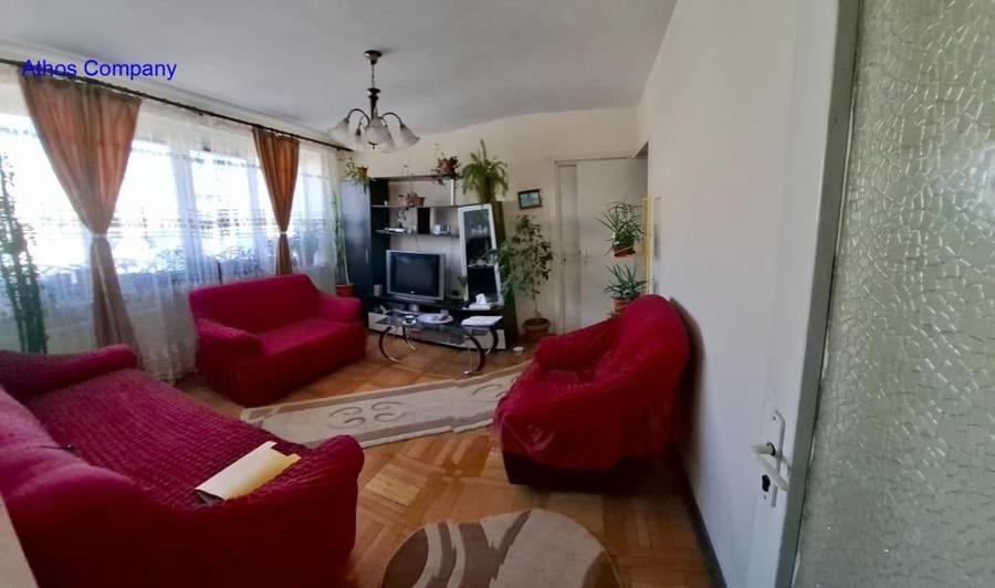 Apartament cu 3 camere, mobilat în Gara de Nord