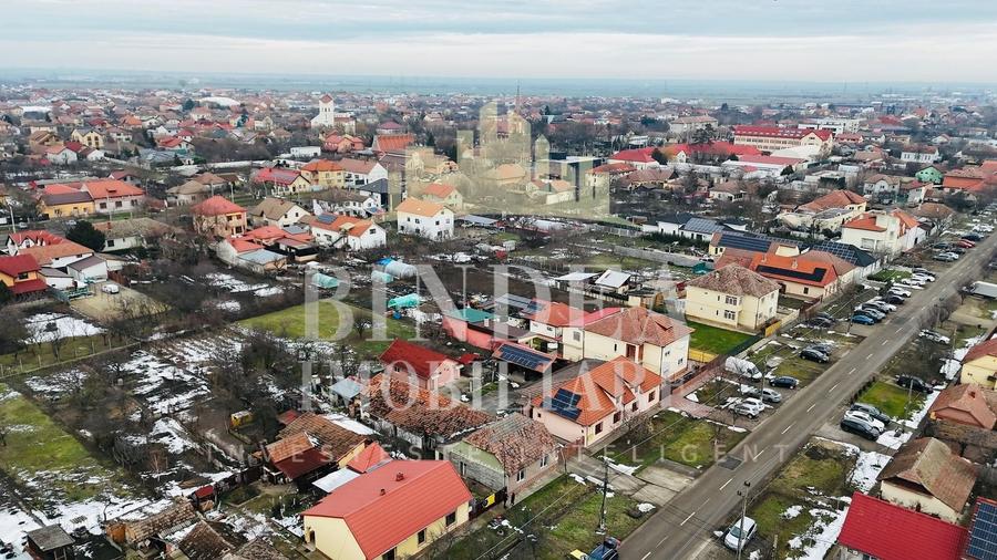 Casă individuală cu 4 camere cu Canalizare în Dumbrăvița