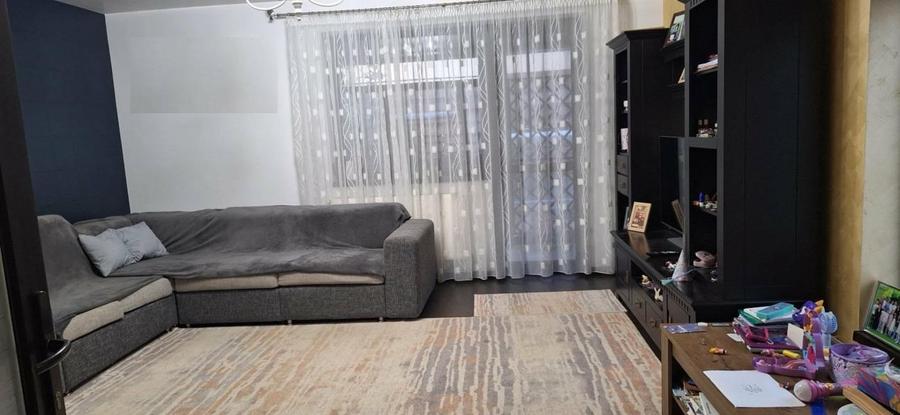 Casă individuală cu 4 camere cu Canalizare în Buzaului