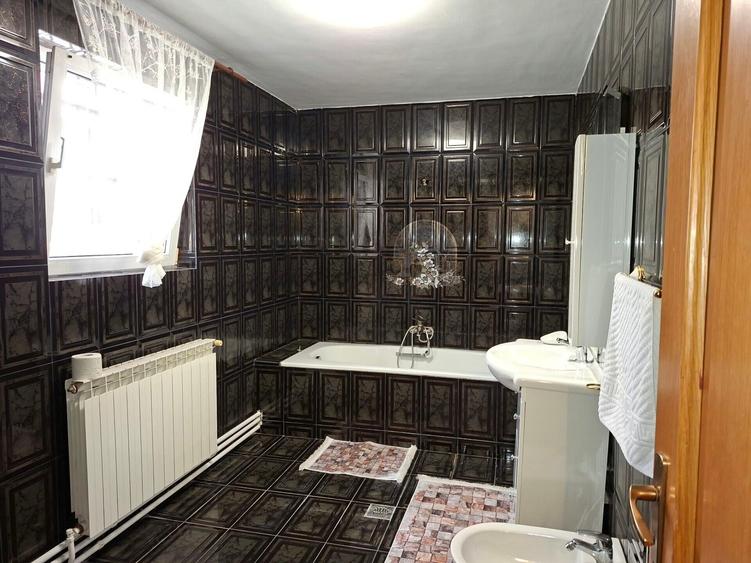 Casă individuală cu 6 camere cu Teren 934 Mp în Otopeni